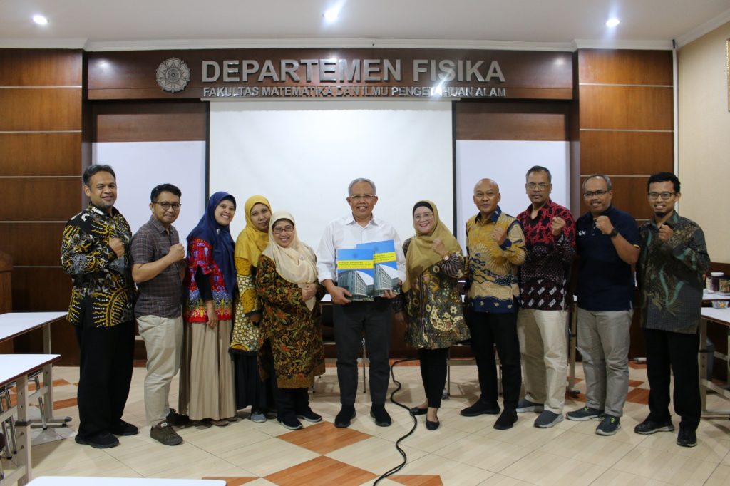 Program Studi Sarjana Fisika Dan Geofisika Raih Akreditasi Unggul